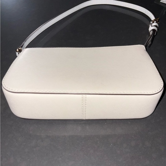 NWOT Michael Kors cream colored mini-purse with Gold Accents zip closure bag - Picture 4 of 5